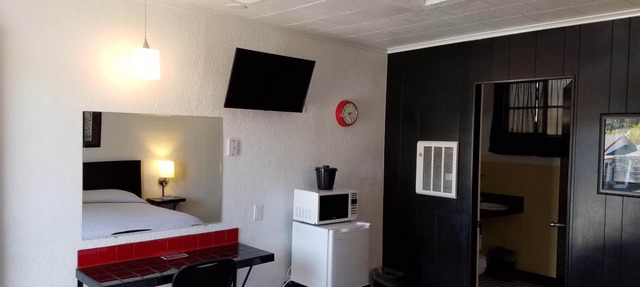 Rocket Motel in Custer
