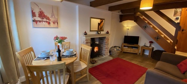 Romantic Cottage for two In Monyash, with exposed beams and log-burning stove. in Monyash