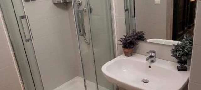 RomAntic Dreams: Double Room with Private Bathroom in Roma