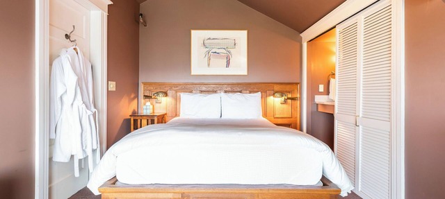 Room 306 - Unique Accommodations in Seattle's Capitol Hill in Seattle