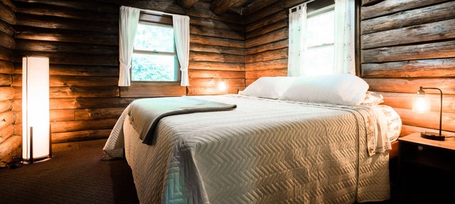 Rustically Romantic Log Cabin near Sweet Pond in Guilford