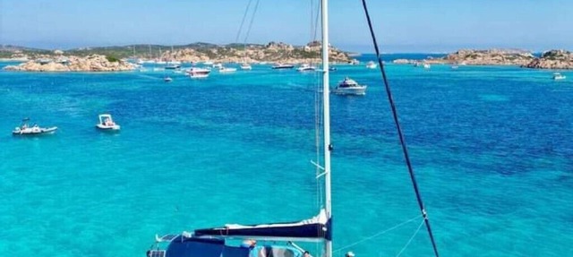Sailing excursions in the Gulf of Naples, Boat&Bed on the port of Mergellina in Napoli