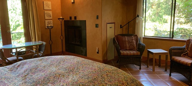 Salt Spring Carriage House B&B in Salt Spring Island