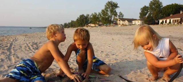 Sandy beach getaway in Tiny