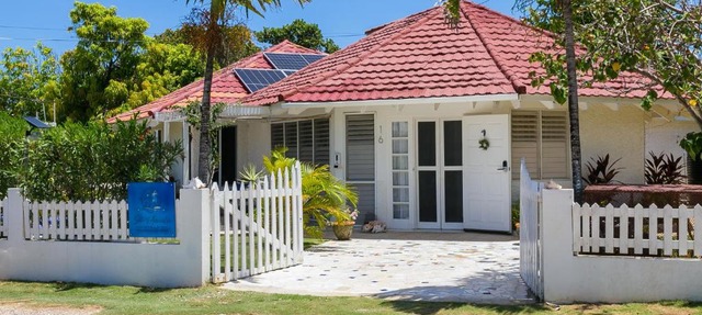 Sea Miracle Villa/Beach Cottage in Silver Sands