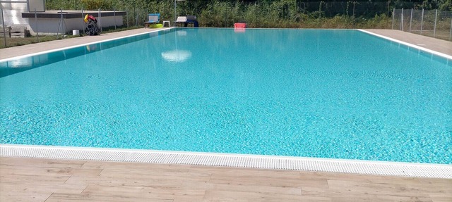 Seaside Flat with Swimming Pool and Private Parking in Pisa