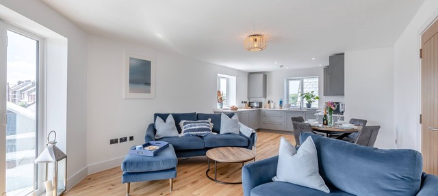 Seaspray - Bude - Two Bedroom Apartment, Sleeps 4 in Bude