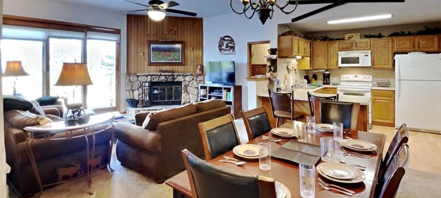 Sensational Mountain décor condo, transforming it into a cozy paradise! in Silverthorne