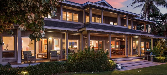 Serene PUAKO BEACHFRONT estate. Large Courtyard Pool. All 4 Oceanview Bedrooms in Puako