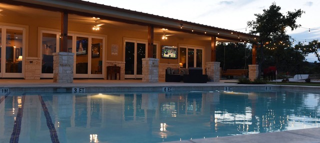 Sleeps 33, Private pool & putting green,10 min from Garner State Park, Frio Riv. in Utopia