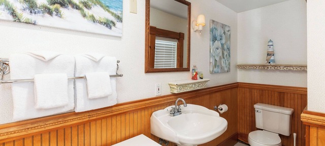 Spacious 7-bedroom house with WiFi, AC in enjoyable Ogunquit in Ogunquit