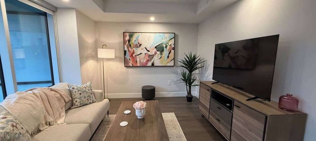 Spotless, vibrant & modern, 1 BR with 6 appliances in Halifax