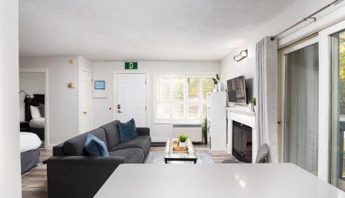 Studio Condo @ North Creek|Pool/Hot Tub/Crave TV in Blue Mountains