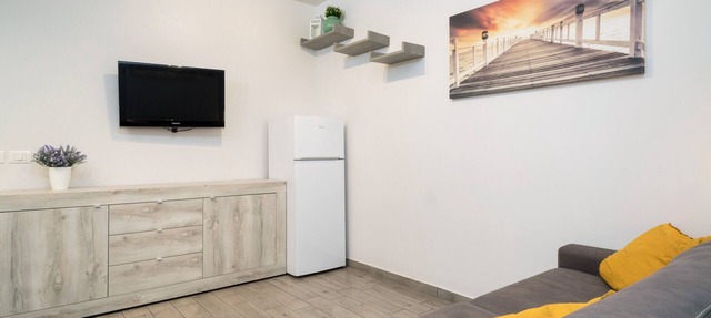 Studio "Glicine" with Balcony and Air Conditioning in Trappitello