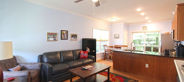 Sweet Retreat Creekside Cottage in Bryson City! in Bryson City
