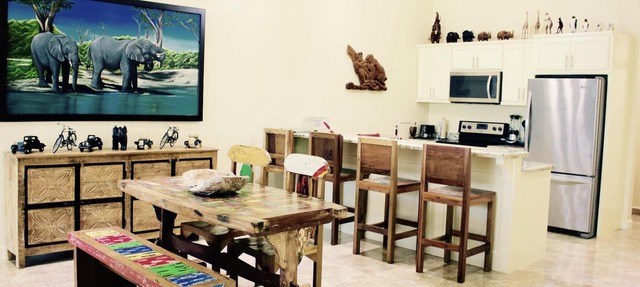 The Elephant Castle: Beach front Penthouse in Manuel Antonio