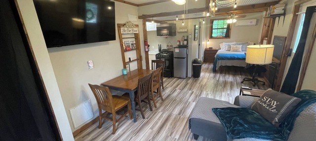 The Rustic Secret, tiny apartment, Basement in Ringgold