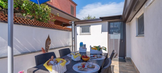 ‘Trifamiliare Garden - Sole’ Apartment with Private Terrace, Wi-Fi, and Air Conditioning in Agnone