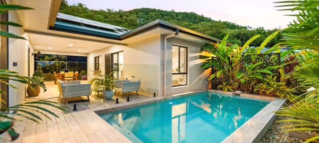 Trinity Beach Breeze- Luxury Pavilion-Style Villa | Private Pool & Mountain Views | Walk to Beach in Trinity Beach
