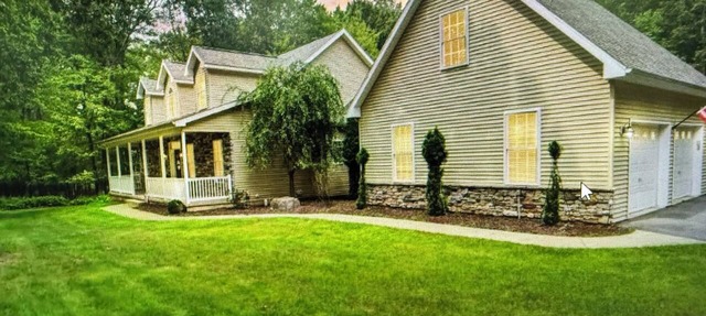 Vacation/Executive rental . Charming 3-bedroom furnished house in Mountain Top in Mountain Top