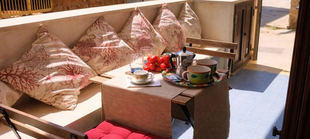 VERY NICE RENOVATED APARTMENT JUST 20 METERS FROM THE BEACH! in Donnalucata