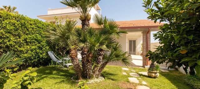 Villa "Asia Frontemare" close to the Beach with Garden & Wi-Fi in Santa Maria del focallo