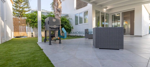 Villa Bianca 1 with private pool near the sea in Gorgo Lungo