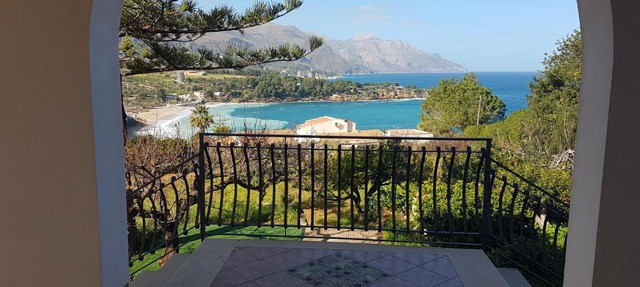 Villa chiara molto panoramica a scopello in Castellammare del Golfo