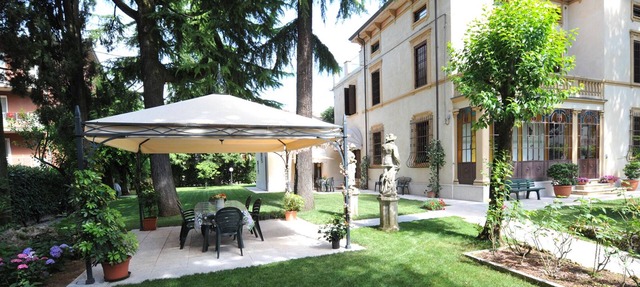 Villa Gloria. Apartment near downtown with private parking in Verona