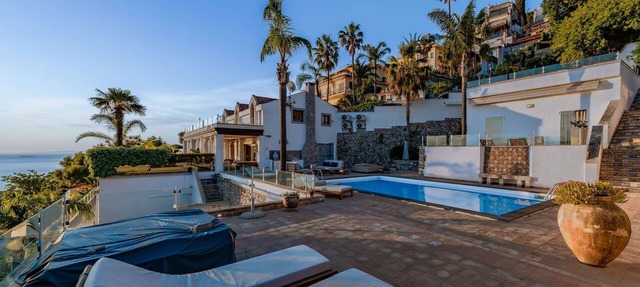 Villa Naxos - Eight Bedroom Villa, Sleeps 18 in Taormina