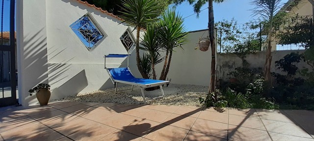 Villa on the beach and sea, with garden and internal parking, view of Etna in Villaggio San Leonardo