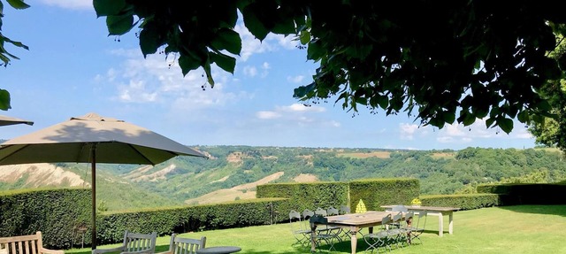 Villa Vinarte, Elegant home, 2 pools, tennis, spa, Winery, Exclusively for you in Vaiano