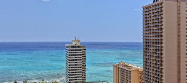 Waikiki Banyan - Ocean View, Free Parking, Beach Gear plus lots of extras! in Honolulu