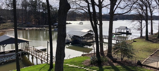 Waterfront /5 Bedrooms /3 BA's /2 FULL KITCHENS /Firepit /Boat Dock /Pier in Troutman