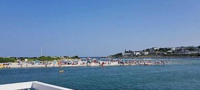 Waterfront Condo 1BR/1BA overlooking Ogunquit Beach very close to beach and town in Ogunquit