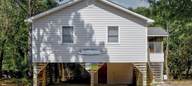 Wave Call, in Southern Shores, “Drop-in” for surf and sand! in Kitty Hawk
