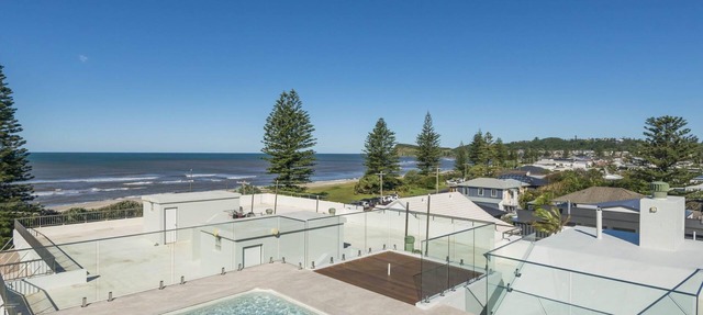 Wintersview 2 - Beachfront Apartment with Rooftop Pool in Lennox Head