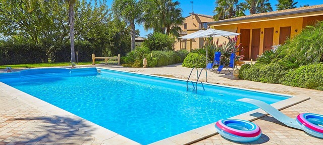 Wonderful private villa with A/C, private pool, WIFI, TV, terrace, pets allowed and panoramic view in Castelvetrano