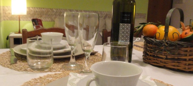 Your HOME AWAY FROM HOME a stone's throw from the Coliseum. 2 bedrooms in Roma