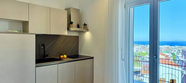 YourHome - Il Pino Rooms & Apartment in Meta