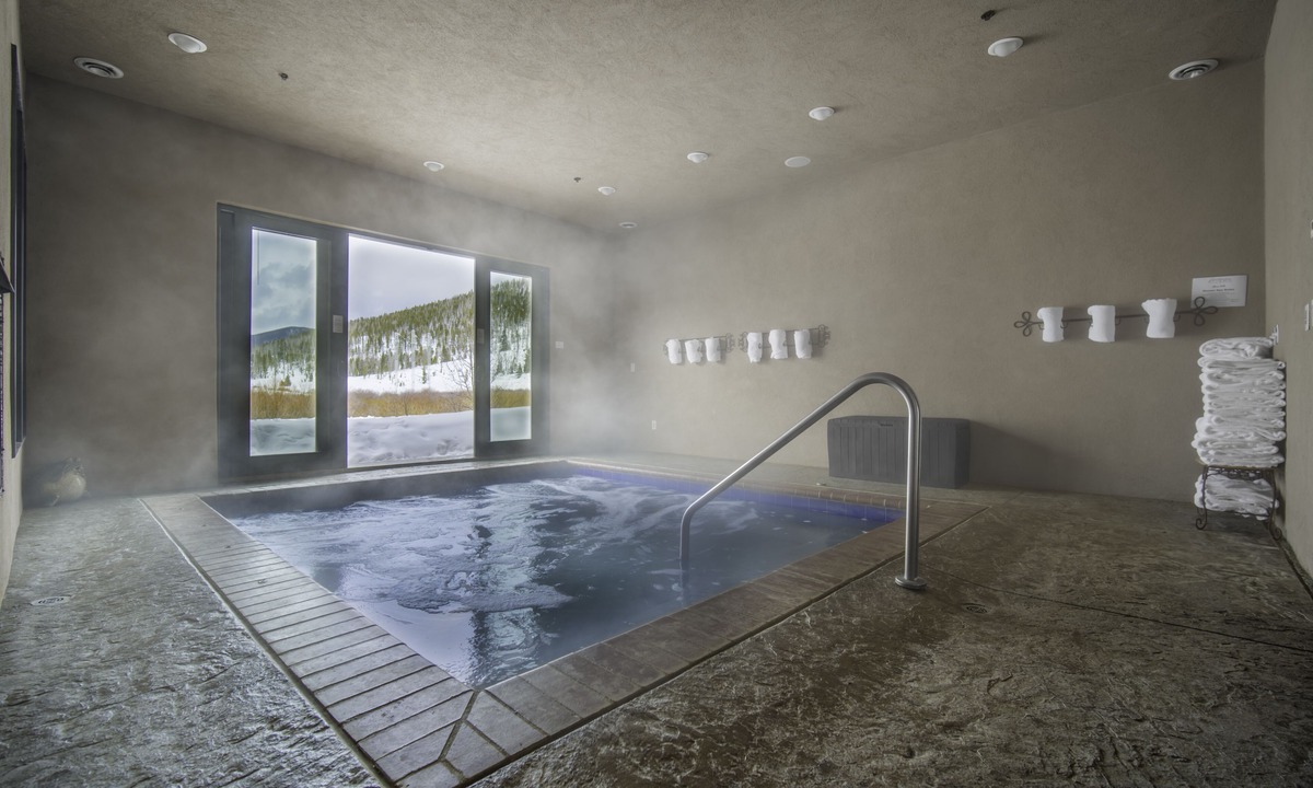 Breckenridge Villa | Secluded Luxury Villa 26 guests - 11 bd/10.5 ba, conference rm, racquetball ct