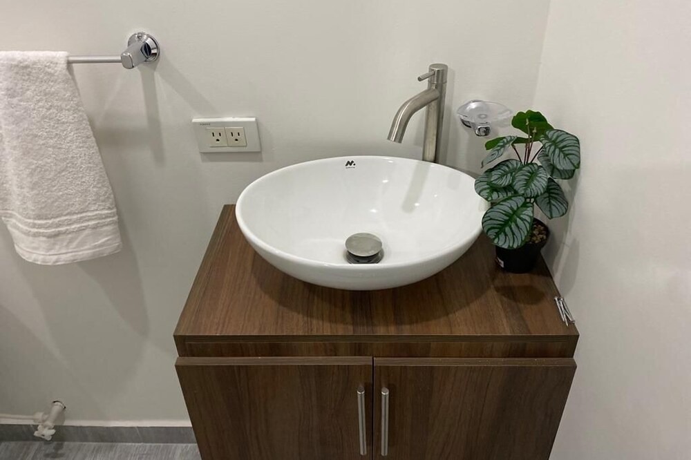 Photo of Bathroom in San Fernando