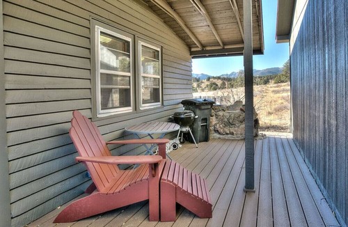 Estes Park Cabin | High Drive- So Close to the RMNP Entrance less than 5 Minute Drive