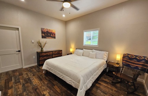 Ronan House | Pablo Pines House @ the Canal- Family+Pet Friendly, Trailer Parking+RV Hookups!