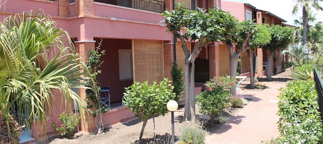 Residence with swimming pool, parking space, free Wi-Fi, only at 30 metre from t in Santa Maria del Focallo