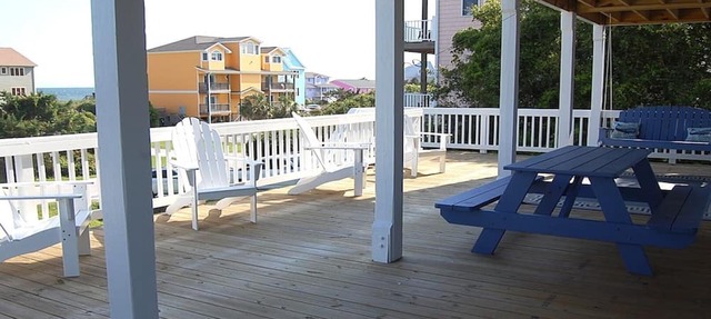 OCEANVIEWS 2nd row, Private Pool/Volleyball Ct! Sept 20 - Oct 1 now available! in Emerald Isle