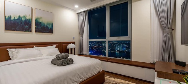 AMAVI LUXURY - VINHOMES SPACIOUS AND COZY APT FOR FAMILY/GROUP - 4 BR in Ho Chi Minh