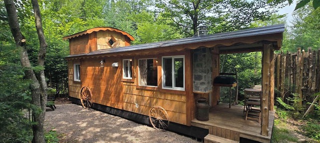 Waterfront Glamping | La Nomade in Shannon