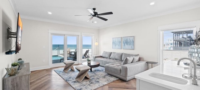 Bird of Paradise: Beachfront Views, Multiple Living Areas, Pet-Friendly in Mexico Beach