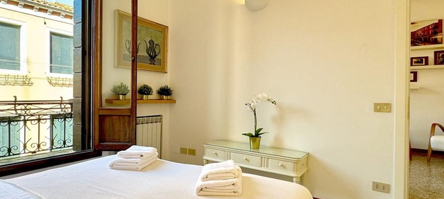 Apartment Moretta Square View (Historical Center) in Venecia